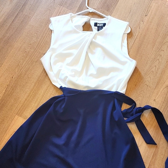 DKNY Casual Dress - Picture 3 of 6